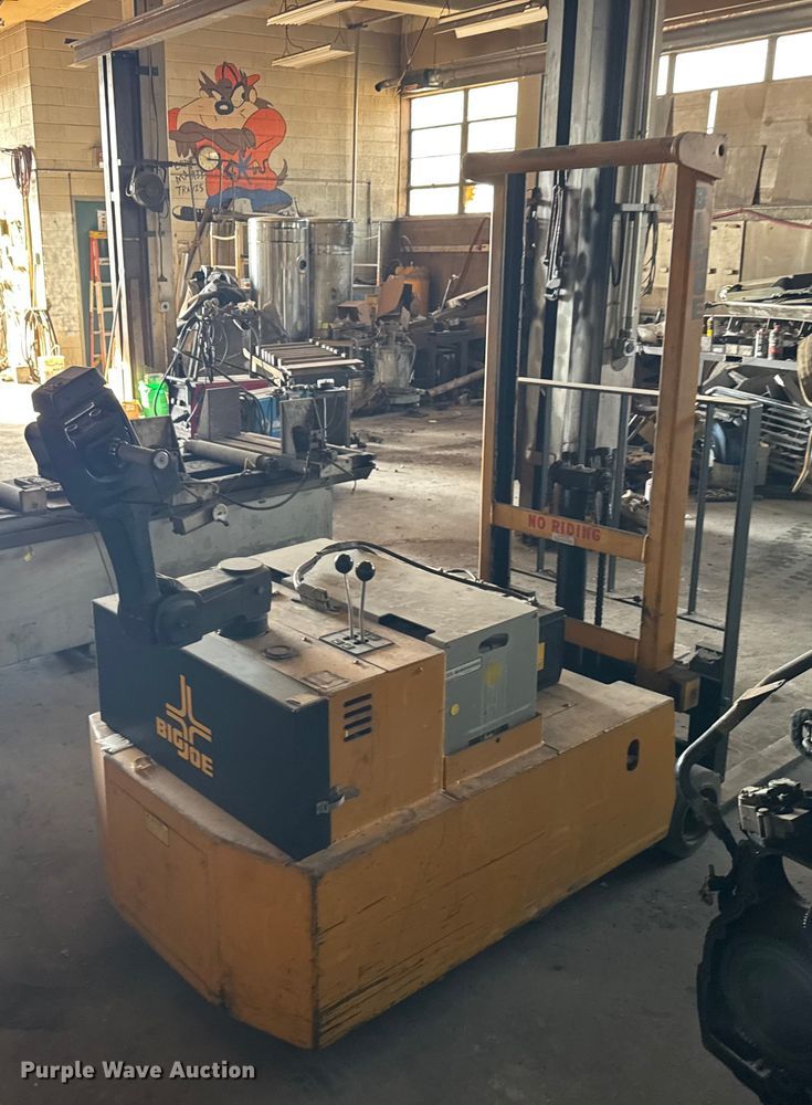 image for item EU6394 Big Joe pallet stacker