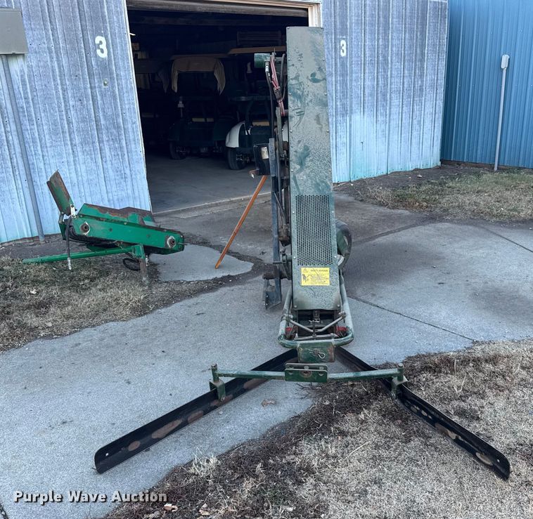 image for item EU6424 Cushman Core Harvester attachment 