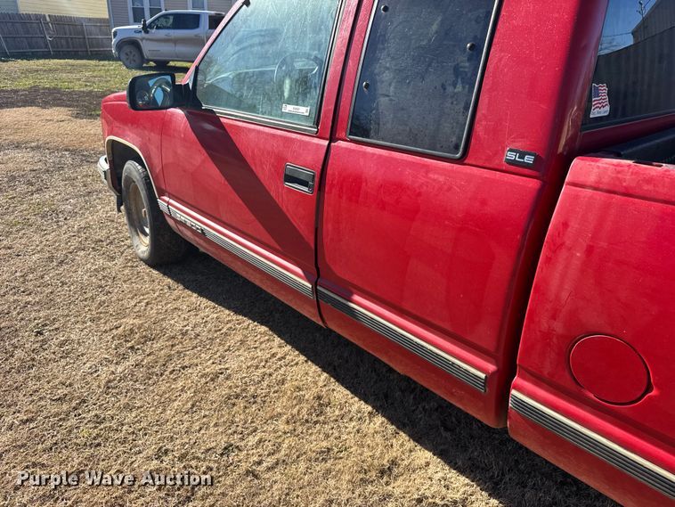 image for item EU6431 1995 GMC Sierra C1500 pickup truck