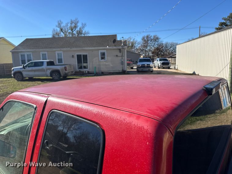 image for item EU6431 1995 GMC Sierra C1500 pickup truck