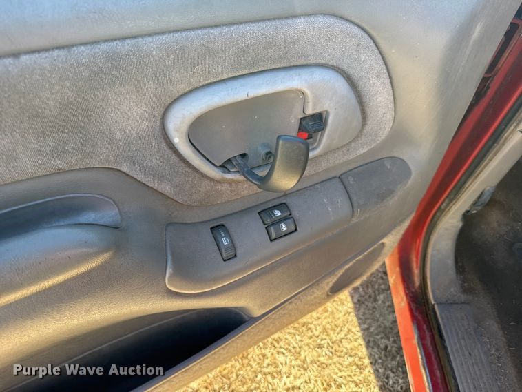 image for item EU6431 1995 GMC Sierra C1500 pickup truck