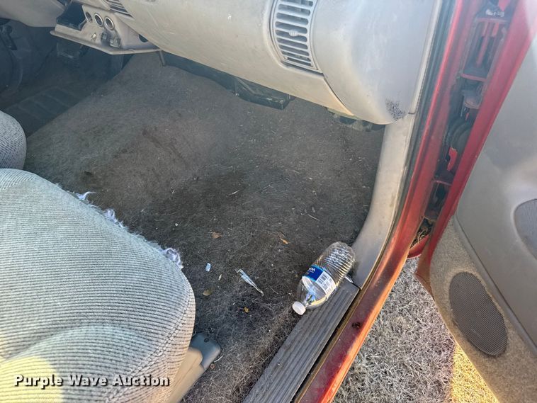 image for item EU6431 1995 GMC Sierra C1500 pickup truck