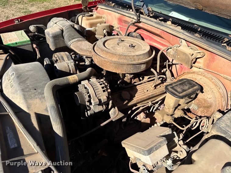 image for item EU6431 1995 GMC Sierra C1500 pickup truck