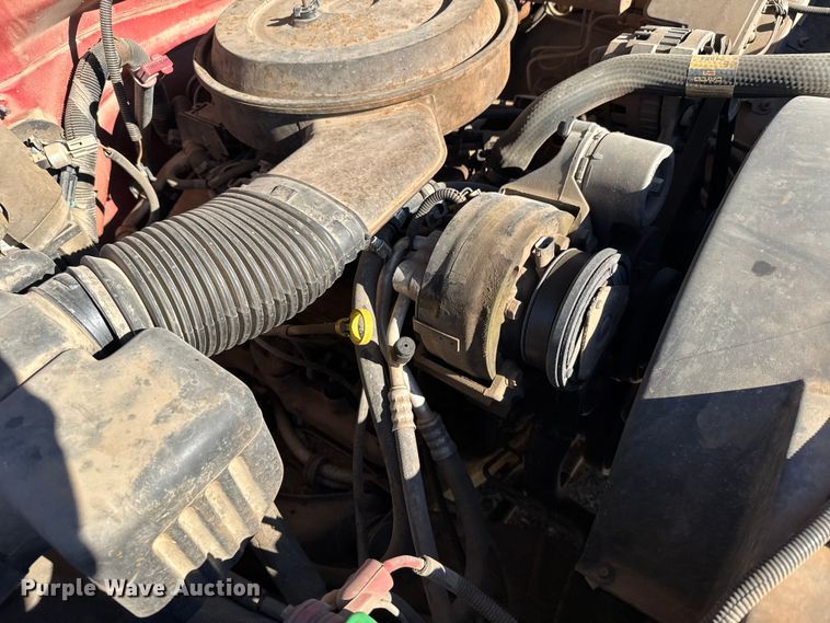 image for item EU6431 1995 GMC Sierra C1500 pickup truck