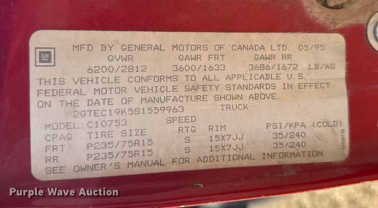 image for item EU6431 1995 GMC Sierra C1500 pickup truck