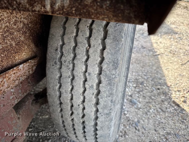 image for item EU6444 1994 Ditch Witch TP18 tilt deck equipment trailer