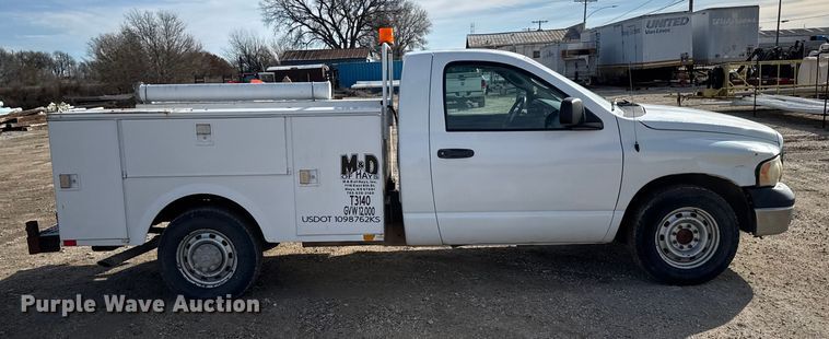 image for item EU6446 2005 Dodge Ram 2500 utility bed pickup truck