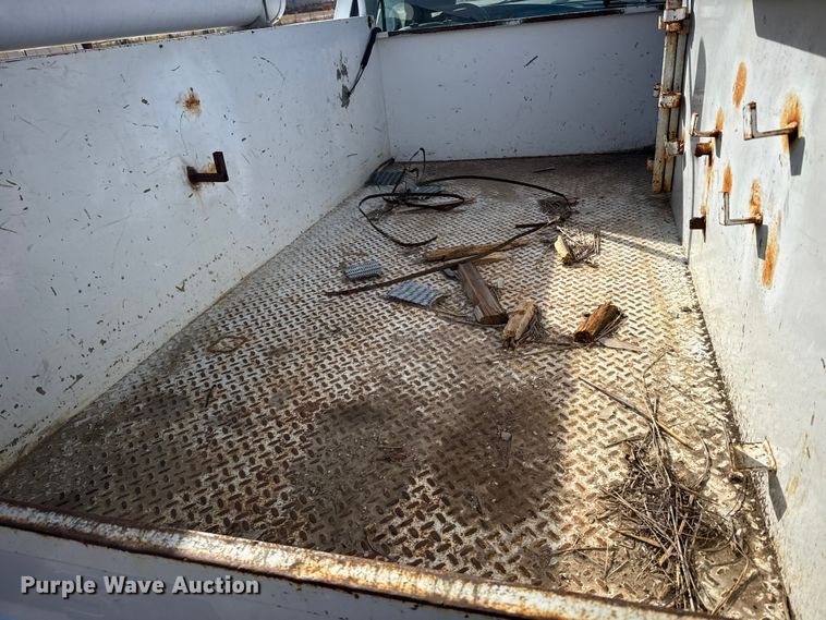 image for item EU6446 2005 Dodge Ram 2500 utility bed pickup truck