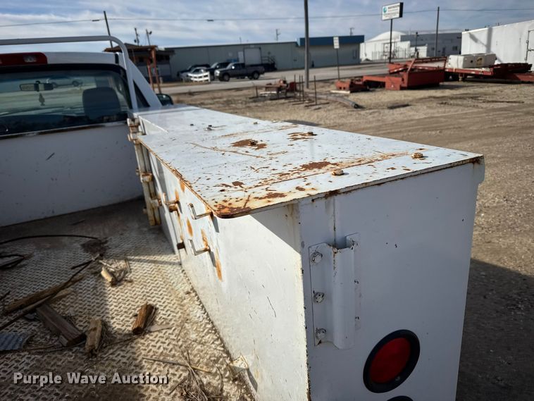 image for item EU6446 2005 Dodge Ram 2500 utility bed pickup truck