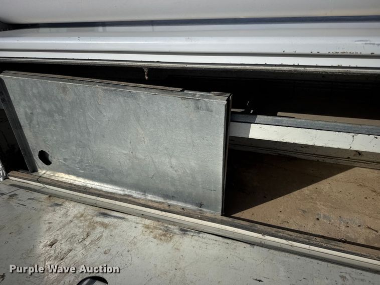 image for item EU6446 2005 Dodge Ram 2500 utility bed pickup truck