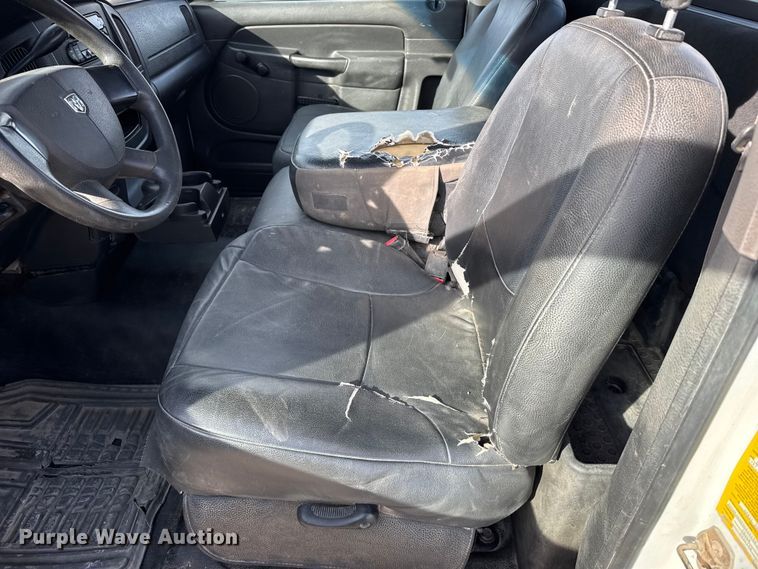 image for item EU6446 2005 Dodge Ram 2500 utility bed pickup truck