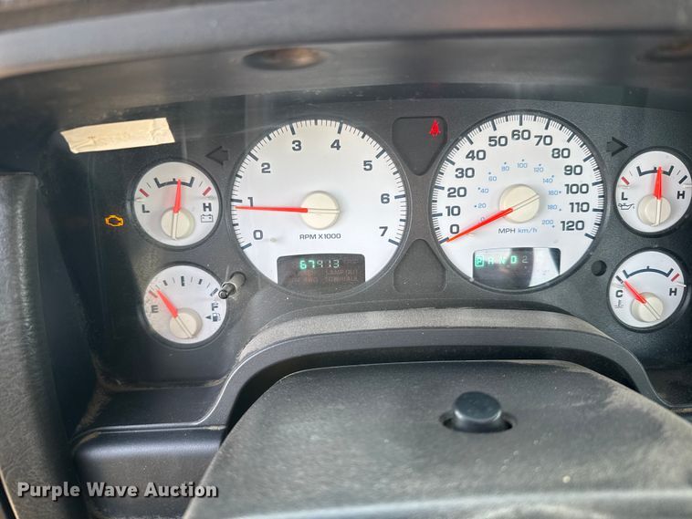 image for item EU6446 2005 Dodge Ram 2500 utility bed pickup truck