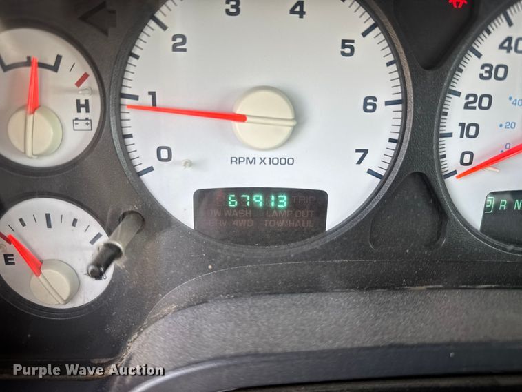 image for item EU6446 2005 Dodge Ram 2500 utility bed pickup truck