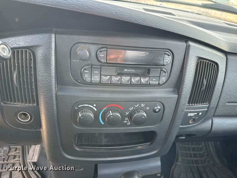 image for item EU6446 2005 Dodge Ram 2500 utility bed pickup truck