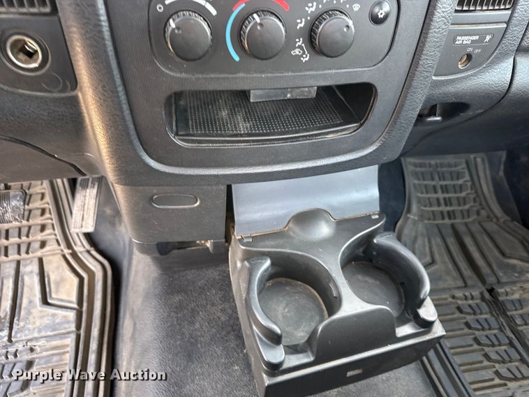 image for item EU6446 2005 Dodge Ram 2500 utility bed pickup truck