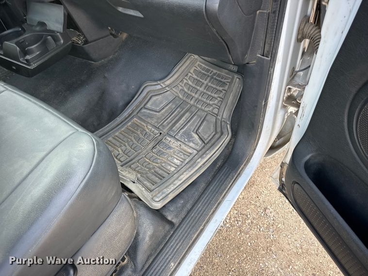 image for item EU6446 2005 Dodge Ram 2500 utility bed pickup truck