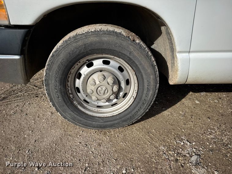 image for item EU6446 2005 Dodge Ram 2500 utility bed pickup truck