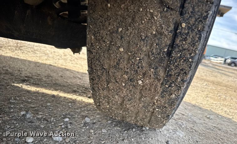 image for item EU6446 2005 Dodge Ram 2500 utility bed pickup truck