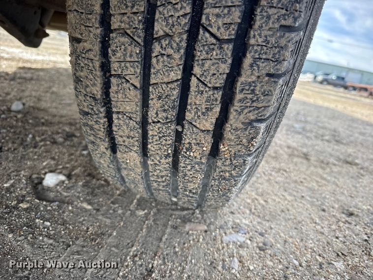 image for item EU6446 2005 Dodge Ram 2500 utility bed pickup truck