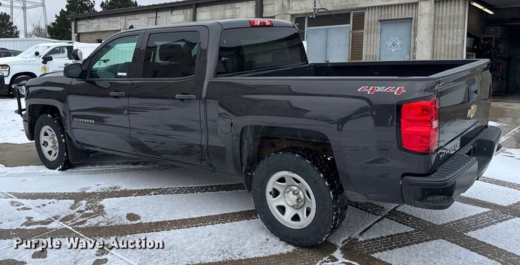image for item EU6452 2015 Chevrolet Silverado 1500 Crew Cab pickup truck
