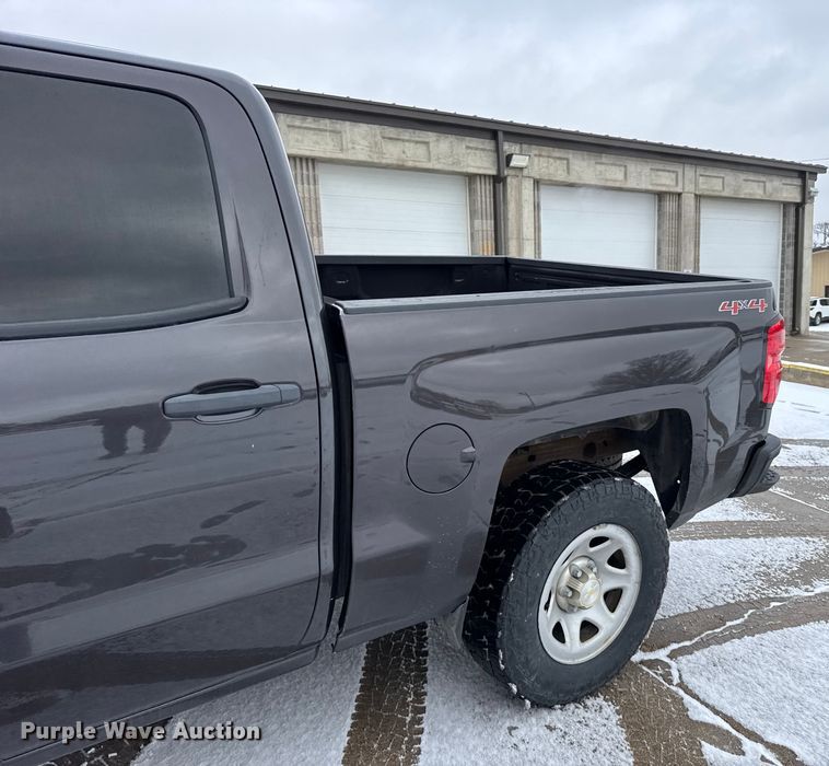 image for item EU6452 2015 Chevrolet Silverado 1500 Crew Cab pickup truck