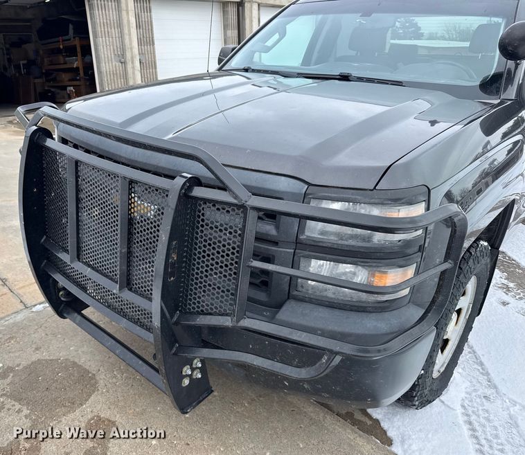 image for item EU6452 2015 Chevrolet Silverado 1500 Crew Cab pickup truck