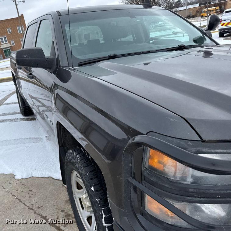image for item EU6452 2015 Chevrolet Silverado 1500 Crew Cab pickup truck