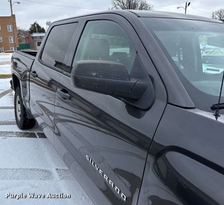 image for item EU6452 2015 Chevrolet Silverado 1500 Crew Cab pickup truck
