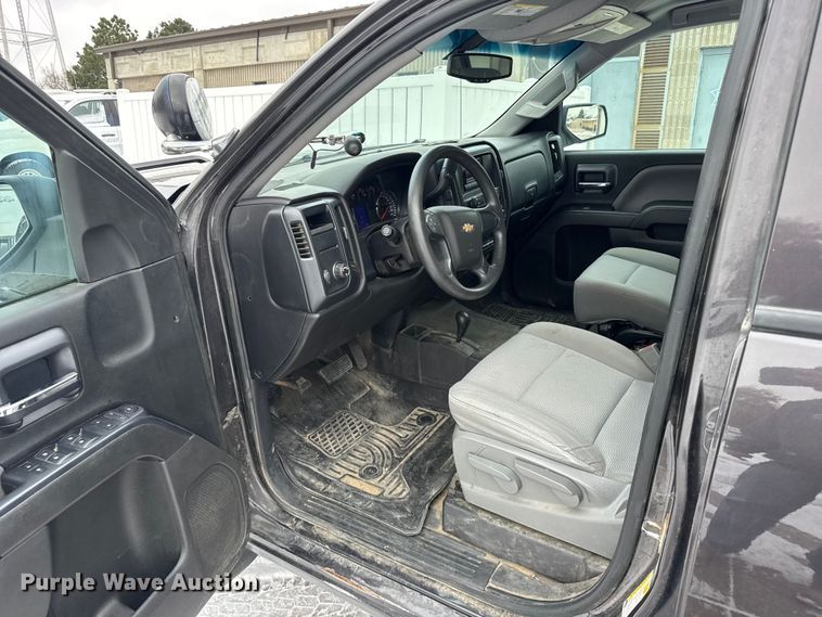 image for item EU6452 2015 Chevrolet Silverado 1500 Crew Cab pickup truck