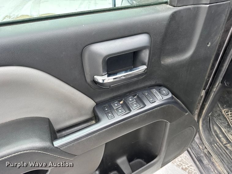 image for item EU6452 2015 Chevrolet Silverado 1500 Crew Cab pickup truck