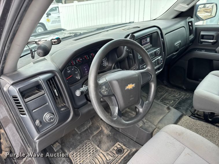 image for item EU6452 2015 Chevrolet Silverado 1500 Crew Cab pickup truck