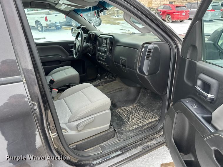 image for item EU6452 2015 Chevrolet Silverado 1500 Crew Cab pickup truck