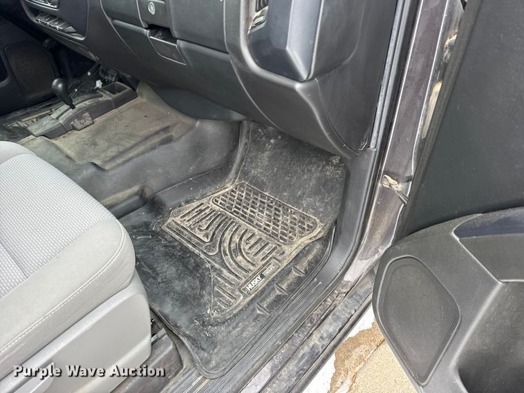 image for item EU6452 2015 Chevrolet Silverado 1500 Crew Cab pickup truck