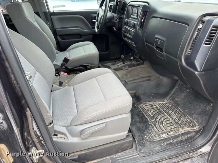 image for item EU6452 2015 Chevrolet Silverado 1500 Crew Cab pickup truck