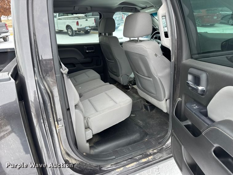 image for item EU6452 2015 Chevrolet Silverado 1500 Crew Cab pickup truck