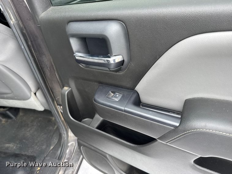 image for item EU6452 2015 Chevrolet Silverado 1500 Crew Cab pickup truck