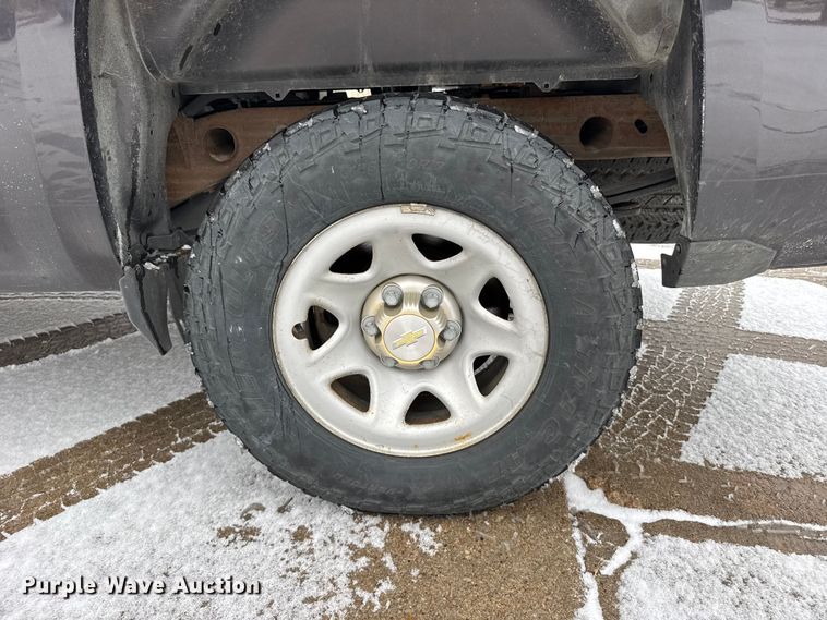 image for item EU6452 2015 Chevrolet Silverado 1500 Crew Cab pickup truck