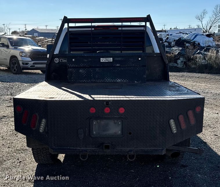 image for item EU6456 2018 GMC Sierra 2500HD Double Cab flatbed pickup truck