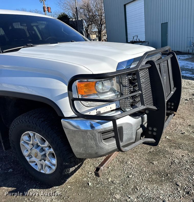 image for item EU6456 2018 GMC Sierra 2500HD Double Cab flatbed pickup truck