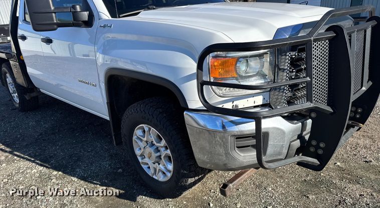 image for item EU6456 2018 GMC Sierra 2500HD Double Cab flatbed pickup truck