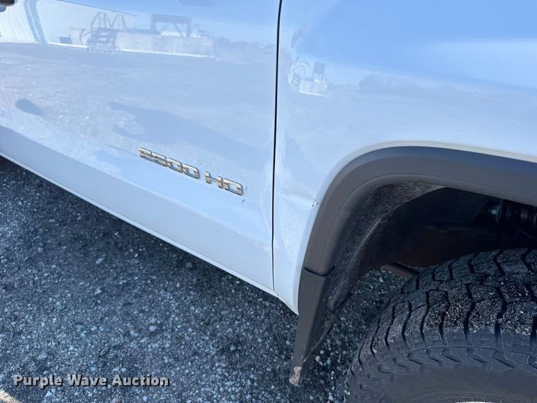 image for item EU6456 2018 GMC Sierra 2500HD Double Cab flatbed pickup truck