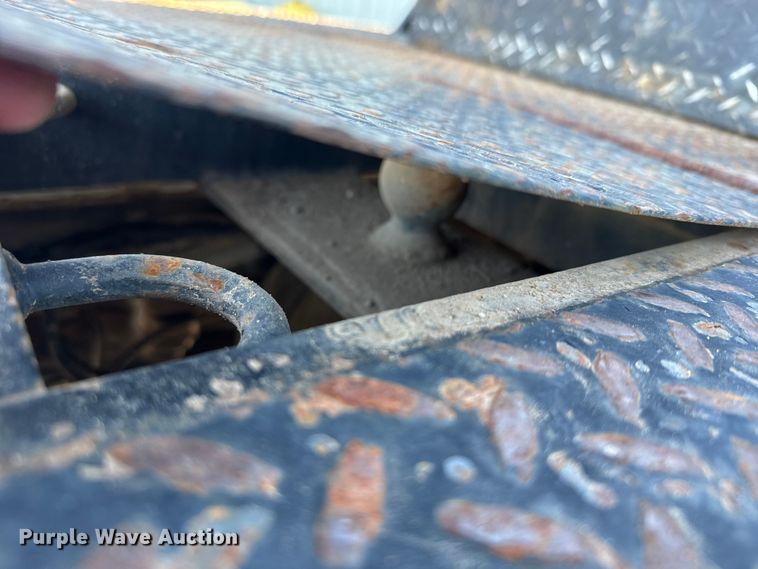 image for item EU6456 2018 GMC Sierra 2500HD Double Cab flatbed pickup truck