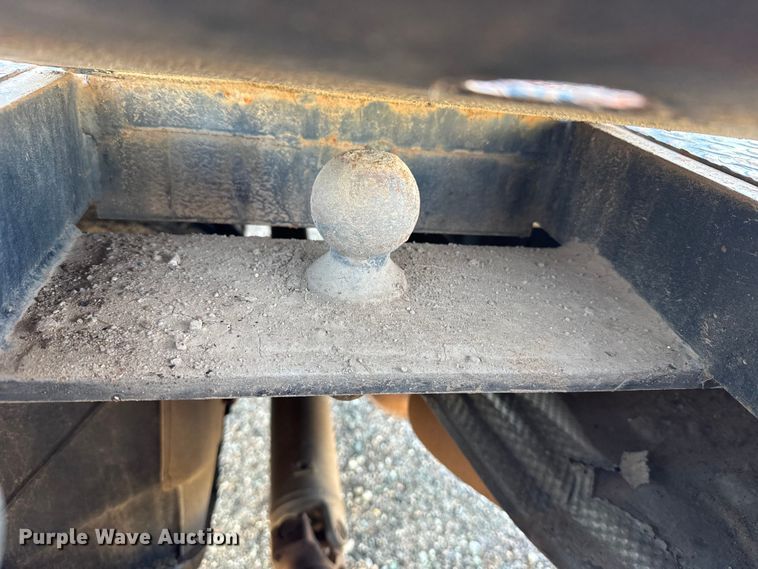 image for item EU6456 2018 GMC Sierra 2500HD Double Cab flatbed pickup truck