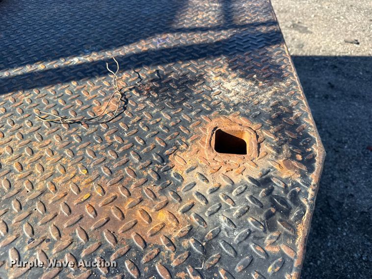 image for item EU6456 2018 GMC Sierra 2500HD Double Cab flatbed pickup truck