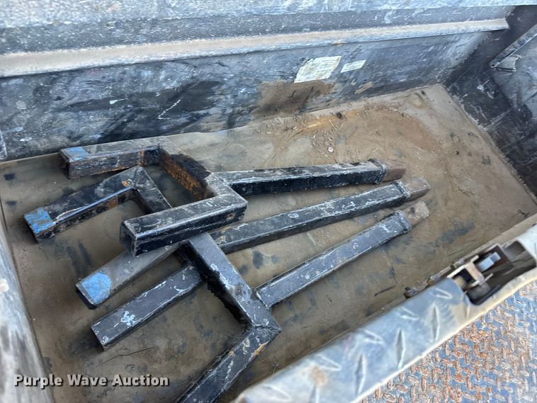 image for item EU6456 2018 GMC Sierra 2500HD Double Cab flatbed pickup truck