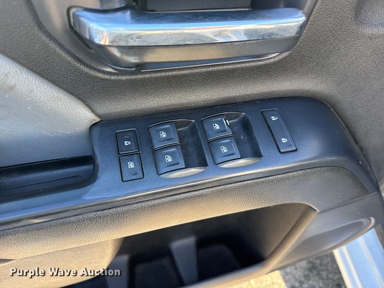 image for item EU6456 2018 GMC Sierra 2500HD Double Cab flatbed pickup truck