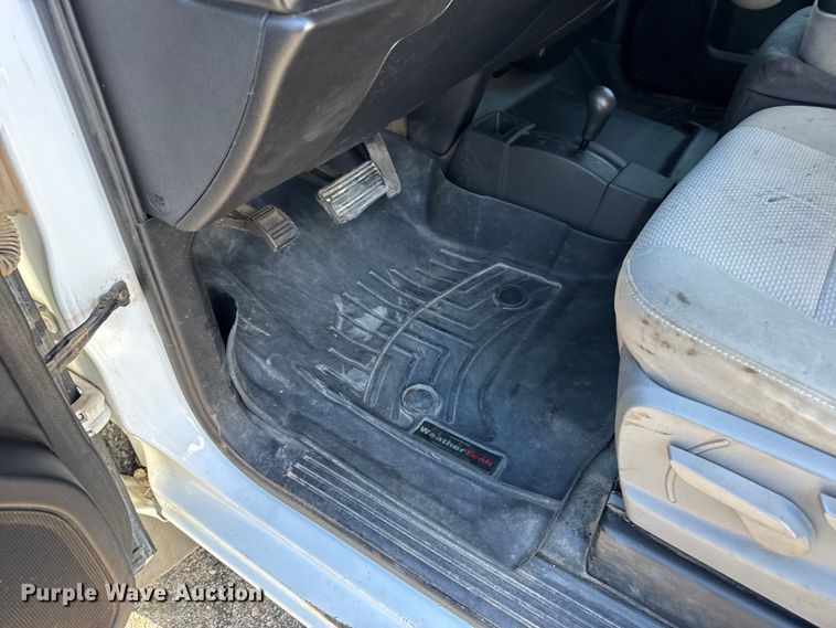 image for item EU6456 2018 GMC Sierra 2500HD Double Cab flatbed pickup truck