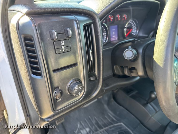 image for item EU6456 2018 GMC Sierra 2500HD Double Cab flatbed pickup truck