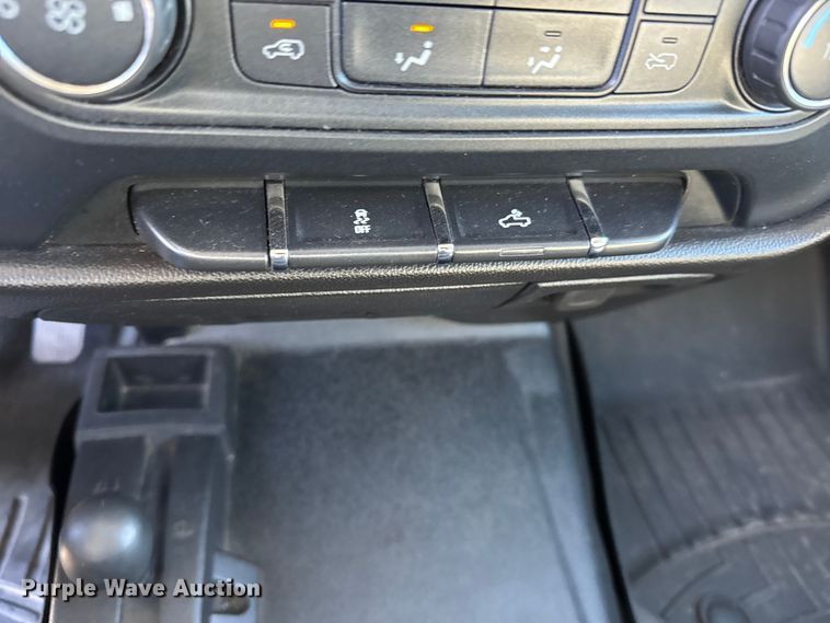 image for item EU6456 2018 GMC Sierra 2500HD Double Cab flatbed pickup truck