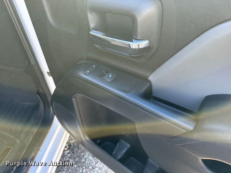 image for item EU6456 2018 GMC Sierra 2500HD Double Cab flatbed pickup truck